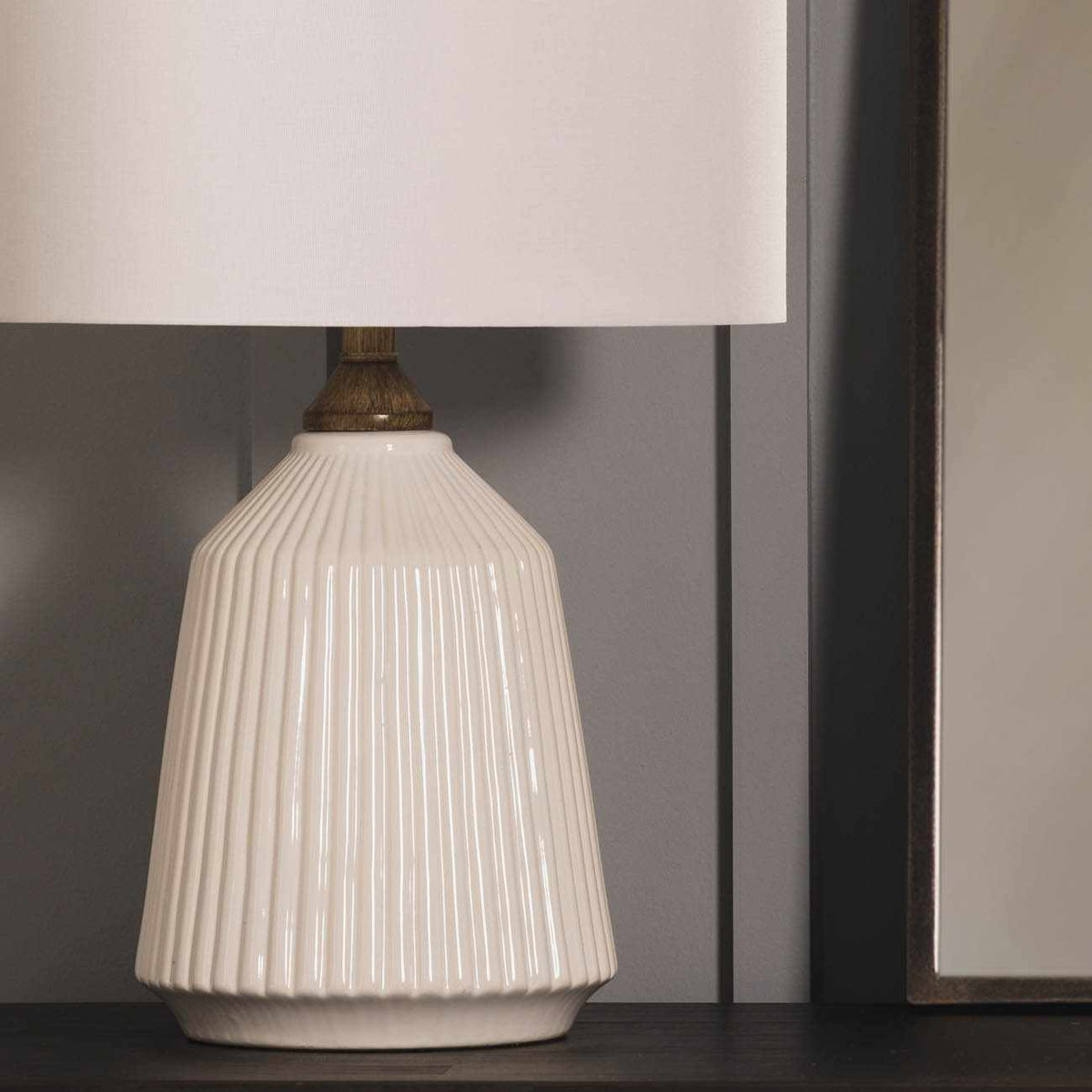 Tramutola White Table Lamp